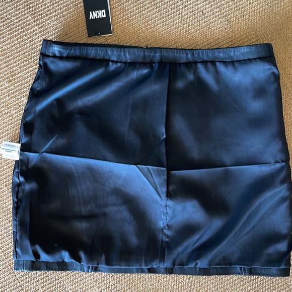 NWT! DKNY limited edition Sz XL black (distressed a bit) sheep leather skirt - Picture 10 of 13